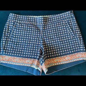 Cotton shorts. Side-zip